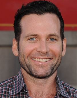 Diễn viên Eion Bailey