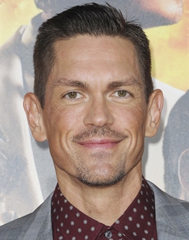 Steve Howey