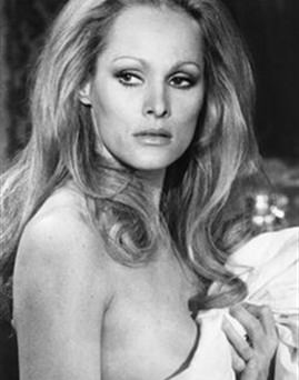 Diễn viên Ursula Andress