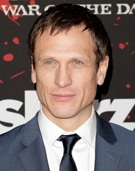 Diễn viên Simon Merrells