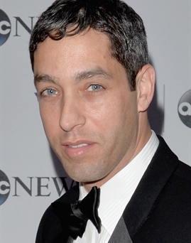 Diễn viên Nick Loeb