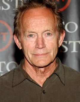 Diễn viên Lance Henriksen