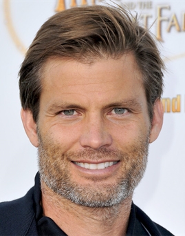 Casper Van Dien