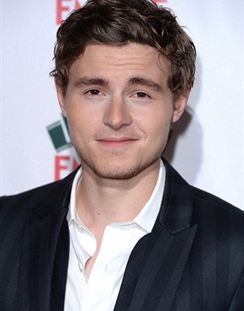 Diễn viên Callan McAuliffe