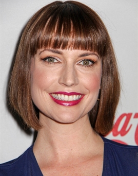 Diễn viên Julie Ann Emery