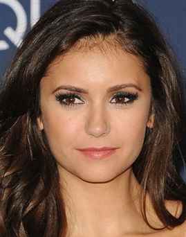 Diễn viên Nina Dobrev