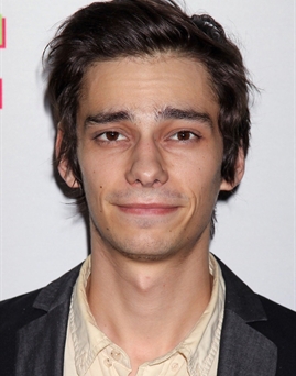 Diễn viên Devon Bostick