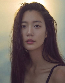 Diễn viên Clara Lee