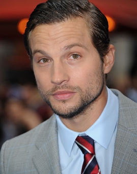 Diễn viên Logan Marshall-Green