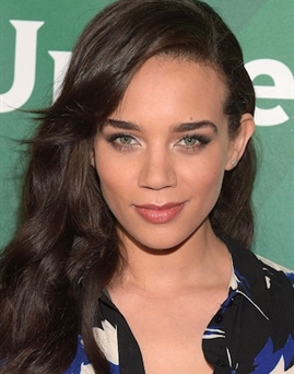 Diễn viên Hannah John-Kamen