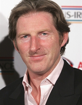 Diễn viên Adrian Dunbar