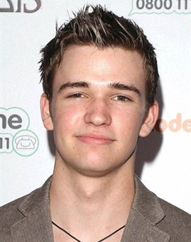 Diễn viên Burkely Duffield