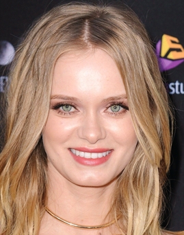 Diễn viên Sara Paxton