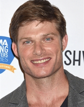 Diễn viên Chris Carmack