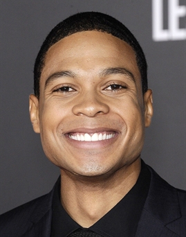 Diễn viên Ray Fisher