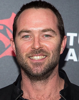 Sullivan Stapleton