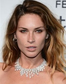 Diễn viên Erin Wasson