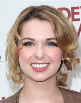 Diễn viên Kirsten Prout