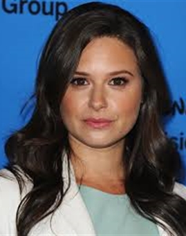 Katie Lowes